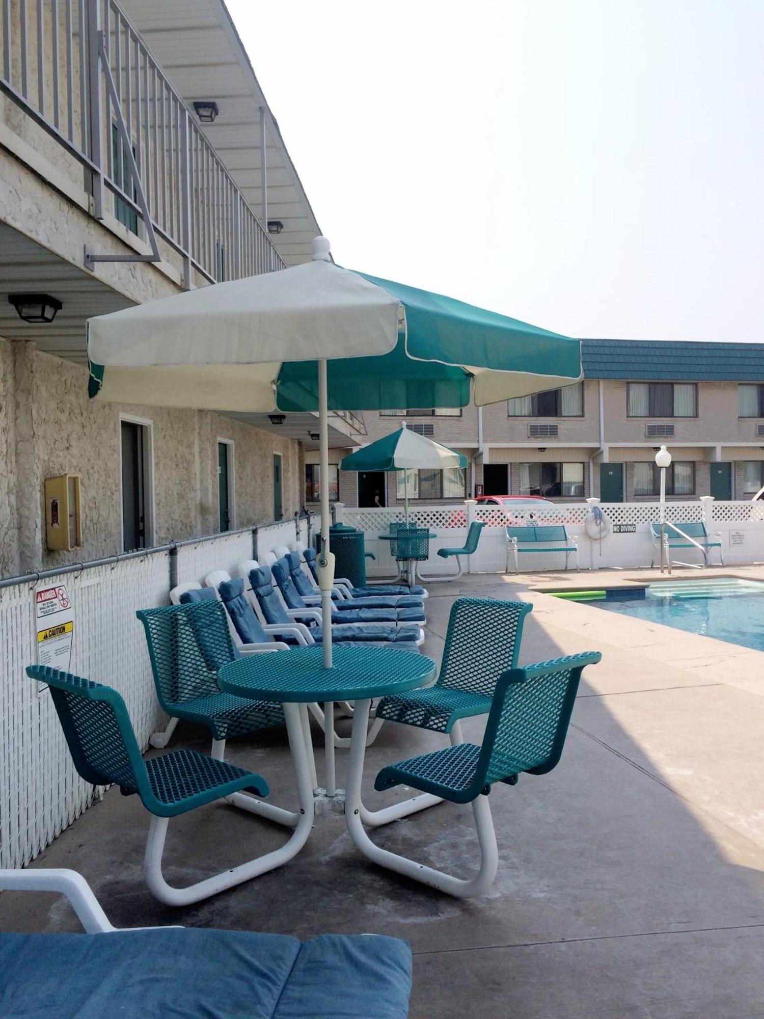Sand Pebble Motor Lodge Пойнт-Плезант-Бич Экстерьер фото