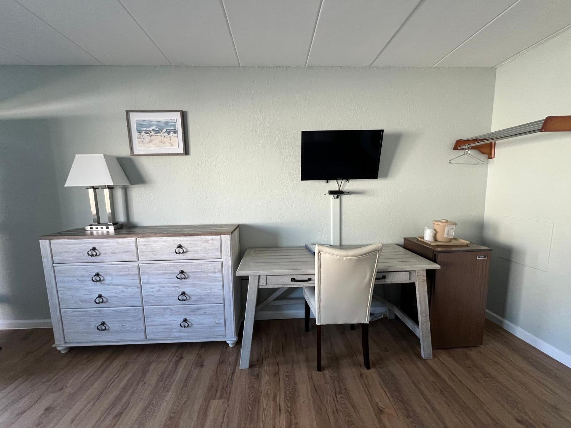 Sand Pebble Motor Lodge Пойнт-Плезант-Бич Экстерьер фото